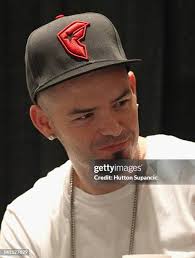 22 Photos & High Res Pictures