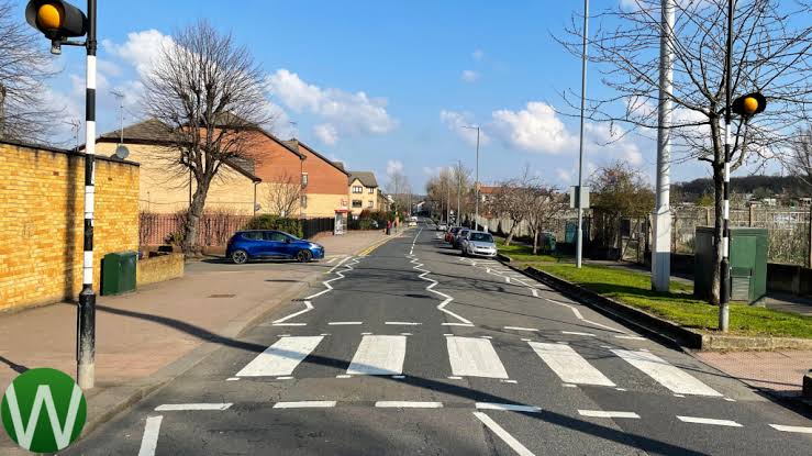 Zebra vs Pelican Crossings: What's the Difference?