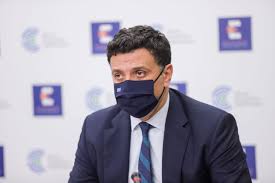 Η γιορτή του πατέρα μπορεί να μην έχει ακόμη το εκτόπισμα της αντίστοιχης γιορτής για τις μητέρες, ωστόσο. Tzwsde1yg4i06m
