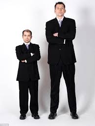 Short Men Live Longer And It S All Because Of Their Genes Mens Haircuts Fade Haircuts For Men Cool Summer Outfits