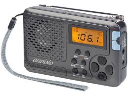 Cette radio est un vrai recepteur de radio numérique dab/dab+ (la derniere technologie de radio numérique terrestre pour avoir la haute qualité de reception dans votre poche) + une radio fm. Mini Recepteur Radio Mondial 12 Bandes Fm Mw Sw Pearl Fr