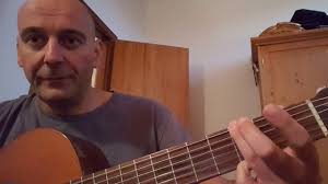 Capo al primo tasto mim do re do mim chiudo gli occhi e penso a lei do il profumo dolce della pelle sua &nbs. Cantiamo Al Signore Grande Nell Amore Accordi Youtube