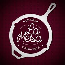 La liturgia de la cocina se trata de resolver un taller de cocina donde ensayar posibles recetarios e impartir cursos de gastronomía, catas de aceite, vino… el lugar de los comensales y del profesor. Pagina La Mesa Cocina Taller Home Facebook