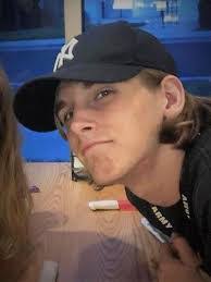 Don Resh's Instagram, Twitter & Facebook