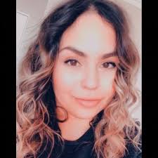 Angela (@AngelaMosch)