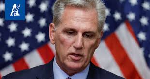 Historiallinen tilanne Yhdysvaltain edustajainhuoneessa: McCarthy  äänestettiin pois puheenjohtajan paikalta