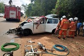 Kemalangan jalan raya, motosikal, topi keledar, penguatkuasaan abstract. Bernama 65 Peratus Kes Tuntutan Perkeso Pulau Pinang Akibat Kemalangan Jalan Raya