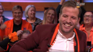 Van der vaart was born in vlaardingen on 12 july 1959. Van Der Vaart Wordt Gek Van Spanning Bij Handbalfinale En Loopt Pand Uit Handbal Ad Nl