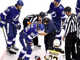 The tampa bay stalwart left the ice early in the first period. Kucherov Exits Vs Bruins With Apparent Injury Thescore Com