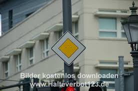 Zum anzeigen und ausdrucken wird der kostenlose adobe reader benötigt. Bilder Halteverbot Und Fotos Verkehrszeichen Kostenlos Downloaden