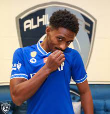 خليفة الدوسري هو لاعب سعودي يبلغ من العمر 22 عاماً، ويلعب في خط الدفاع، ويعتبر من اللاعبين الواعدين في الدوري السعودي. Ifme5s5bubzyum