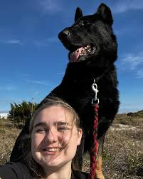 My best friend went to #UNCW and let me tag along! Who is your best friend?  Bandana by @alexandrasgreatcreations