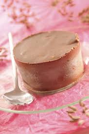 A Noel En Dessert On Passe Forcement Par La Case Buche Enfin Presque Voici Des Idees De Dessert Marquise Au Chocolat Recette Repas Noel Recette Chocolat