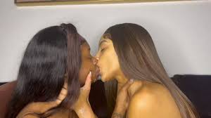 @Modelversees video Tweet