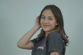 Padahal zara main film dua garis biru untuk mengedukasi remaja jaman sekarang. Dapat Karakter Bucin Di Film Mariposa Adhisty Zara Aku Aslinya Tarik Ulur