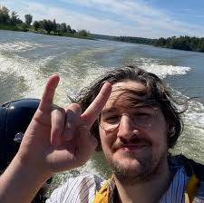 Joining the B.P.T. 2 timers club next to DJ Lloyd is Toronto (kinda) based  DJ, producer, and 1/2 of Modern Art … Cal-C ( @cal_from_modern_art )  delivering us a whopping 4.5 hour