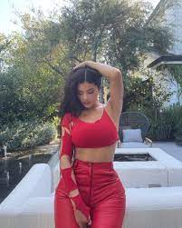 Kylie kristen jenner (born august 10, 1997) is an american media personality, socialite, model, and businesswoman. Kylie Jenner Kyliejenner Twitter