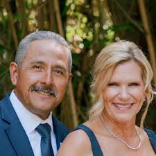 Krista Dossett and Mike Palacio's Wedding Website