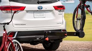2020 sienna awd preliminary 18 city/24 hwy/20 combined mpg estimates and sienna fwd preliminary 19 city/27 hwy/22 combined mpg estimates selection of the genuine toyota tow hitch will require removing or disabling the kick sensor, and the sensor operation setting in your vehicle. What Is The 2019 Toyota Highlander Towing Capacity South Dade Toyota Of Homestead