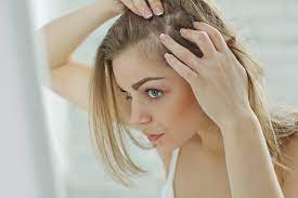 Enfin, n'hésitez pas à proposer un diagnostic capillaire à votre cliente avant de la coiffer. Perte Cheveux Femme Comment Stopper La Chute