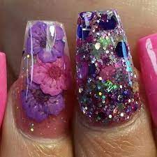 De los más divertidos que hay están los que llevan glitter. Pin En Unas Con Naturaleza Muerta