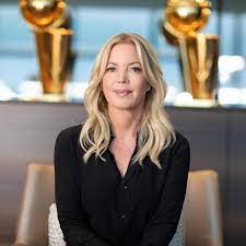Nobody mentions Jeanie Buss anymore : rlakers