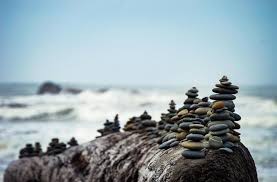 Jika lintasan kereta api hanya disangga. Duh Curi Batu Kerikil Di Pantai Ini Kamu Bisa Kena Denda Belasan Juta Guideku Com