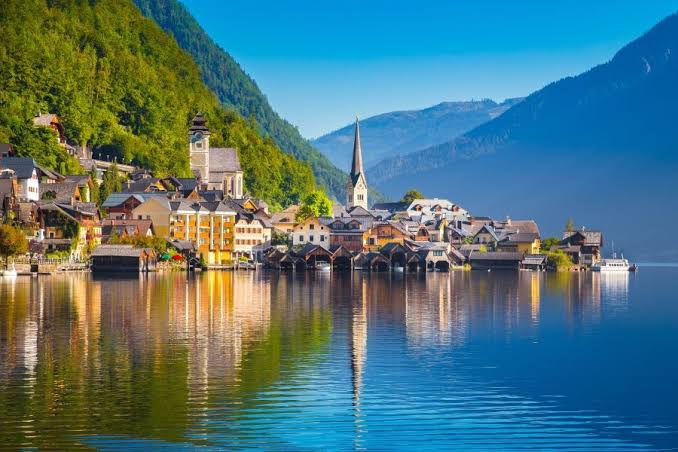 Khám phá Hallstatt - thị trấn bên hồ đẹp nhất thế giới