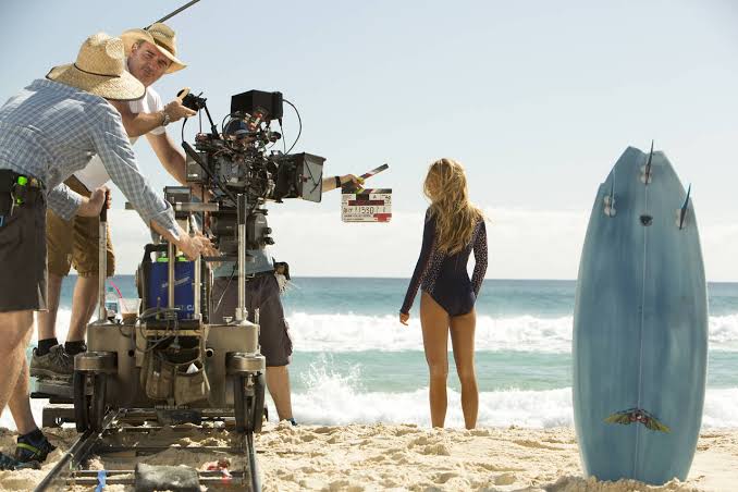 Everything You Need to Know About Blake Lively's 'The Shallows' - WSJ