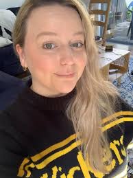 I love this Mecca hydra cheek tint! It's so glowy and pretty.