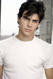 Eric Mcintire's Instagram, Twitter & Facebook