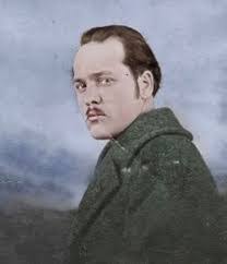 Julian Hadley's Instagram, Twitter & Facebook