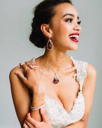 2 Chicks and a Bag of Makeup