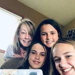 Jackie Seals's Instagram, Twitter & Facebook