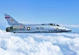 850kph in a prop plane? North American F 100 Super Sabre Wikipedia