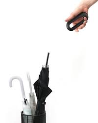 Lizard Umbrella Concept Is A Removable Umbrella Handle To Prevent A Thief From Taking It Industrialdesign Umbrella Umbrella Designs Umbrella Cool Umbrellas