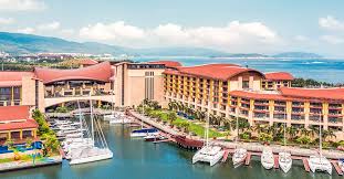 Coral Sea Water World Ex Coral Sea Resort 5 The St Regis Sanya Yalong Bay Resort Has 800 Meters Of Excellent Coast Of Yalong Bay With The Crystal Clear Sea And Silver White Sandy B In 2020 Sanya Resort Explore