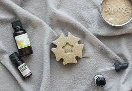 Ce gel fait merveille si vous l'appliquez directement sur votre peau en cas de brûlure, de piqûre d'insecte ou d'irritation. Diy Shampooing Citron Shikakai Recette Shampoing Solide Recette Beaute Cosmetiques Faits Maison