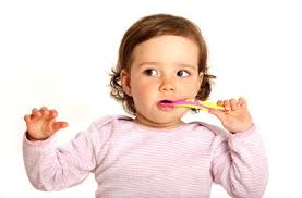 Hilmar uhlig in diesem video. Optimale Zahnpflege Fur Kinder Und Babys Ab Wann Und Wie Zahne Putzen