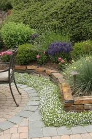 I Like The Border And Brick Wall Small Backyard Landscaping Garden Edging Outdoor Gardens