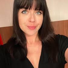 Vanessa Buff's Instagram, Twitter & Facebook