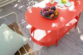 Cependant, des fauteuils et des canapés ne suffisent pas à aménager un salon. Salsa Low Table Fermob Steel Low Table