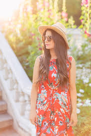 Easy glamour is the name of the game. What To Wear To A Garden Party Justinecelina