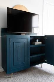 Next, you can hit the attached source links to unveil the complete diy tv easy how to make a tv lift cabinet tutorial: Diy Tv Lift Cabinet Hide Your Tv In A Credenza