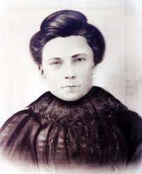 Celia Tuttle's Instagram, Twitter & Facebook