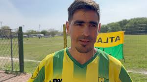 🔴⚪️ Del Félix Machín al Parque Batlle; Lucas Camacho se pone la camiseta  de Libertad en este 2022 🏆