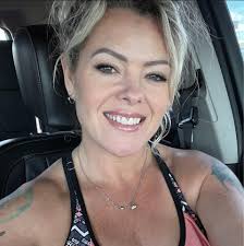 Local bar with food and large capacity?