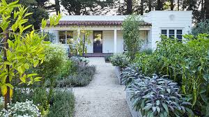 To do this, place tall plants in the back and short and low growing plants like herbs and greens in front. Edible Landscaping Ideas For Front Yard Sunset Magazine