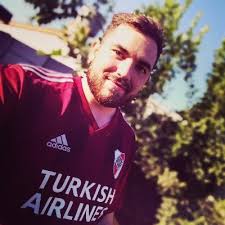 Por su parte, florencia y juanma se comprometen y se encuentran en plena organización de su casamiento, el cual se verá frustrado por una revelación inesperada que afectará emocionalmente a un miembro de la pareja, mientras que rodrigo, alejado de alma, se encuentra trabajando como empleado de su hermana, ya que tras su mala administración. Agustin Sosa Twitterissa Ella Tiene Novio Pero Conmigo No Juega Mas Rodrigo Noya A La Hermana Jajajajajajajaja Que Vuelva Agrandadytos