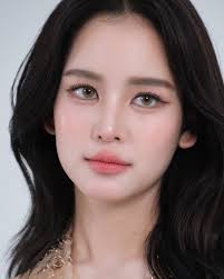 เรื่องคิ้วยกมงให้แบรนด์ KATE Tokyo ⚡ @katethailand_official  สวยแบบไม่ต้องพูดเยอะ แบรนด์ KATE Tokyo มีที่เขียนคิ้วให้ทุกแบบ  แล้วแต่ความชอบ ความถนัด ในคลิปใช้แค่ 2 ไอเทม KATE Desinging Eyebrow 3D + KATE  Feather Brow Maker สวยเป๊ะ #KATEThailand #EyeBrow ...